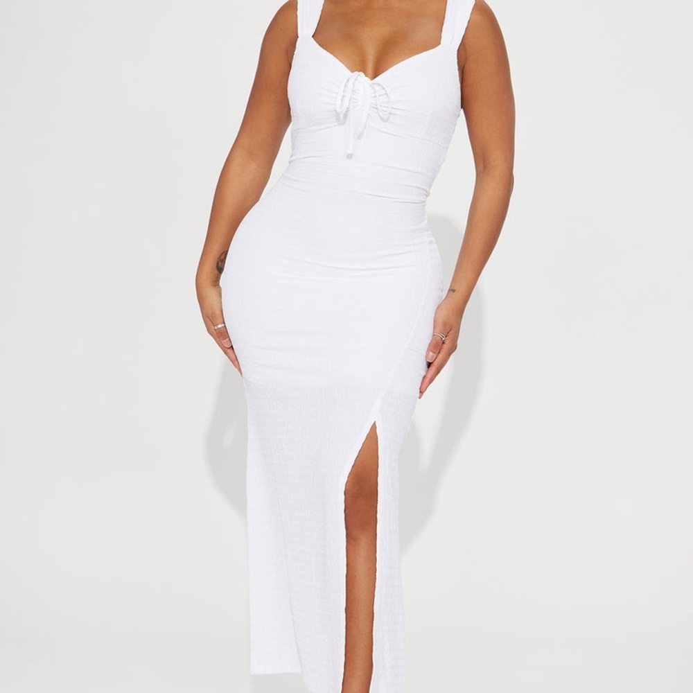 Elegant Textured White Sleeveless Dress